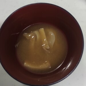 舞茸とわかめの味噌汁